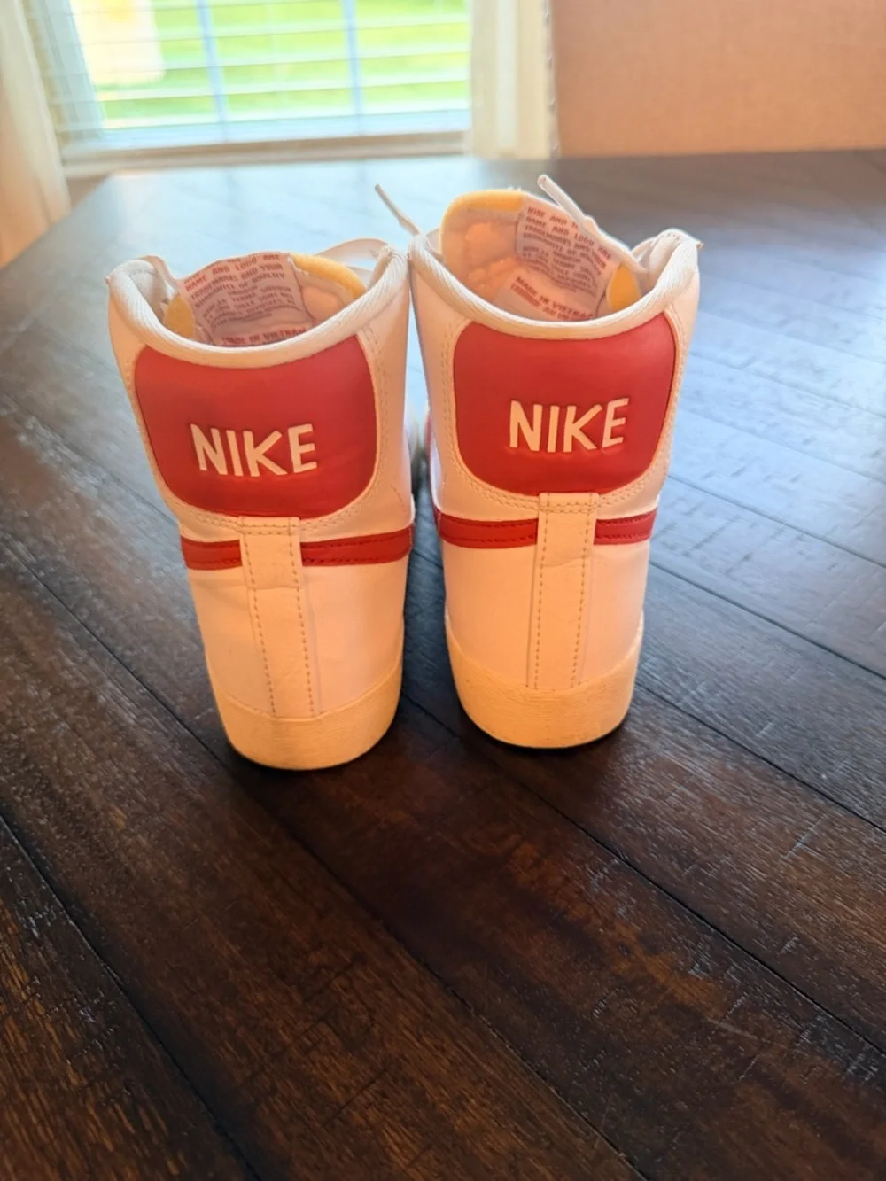 Nike Blazer Mid 77 Women’s Size 7 Sneaker - Picture 2 of 11